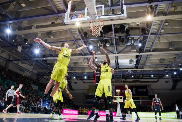尤文图斯大 尤文图斯大